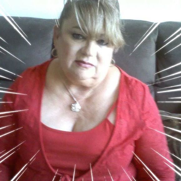 Meet your Posher, Janet - Picture 1 of 1